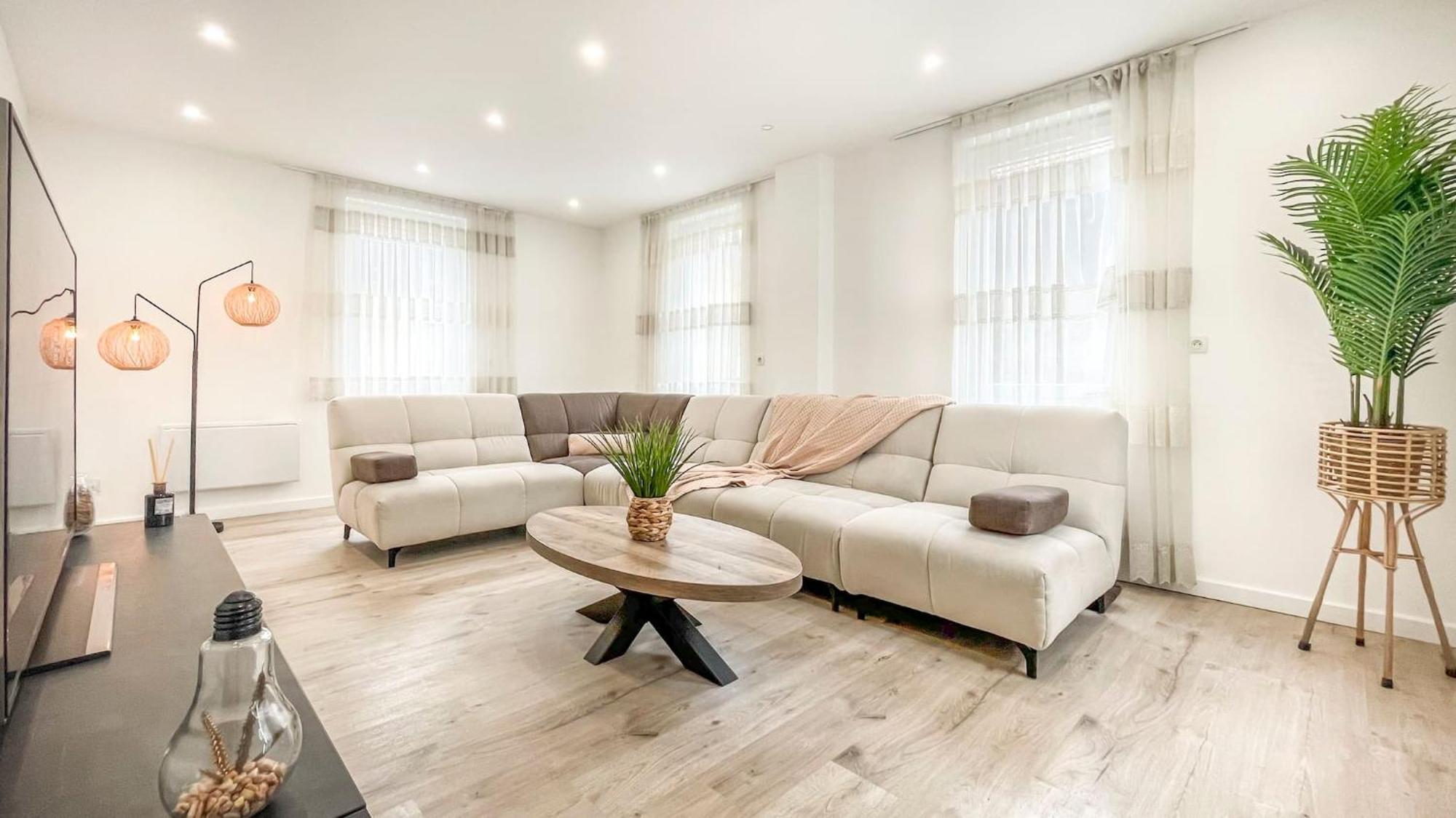 Homey Sakine- Proche Centre- Netflix- Wifi Cluses Exterior photo